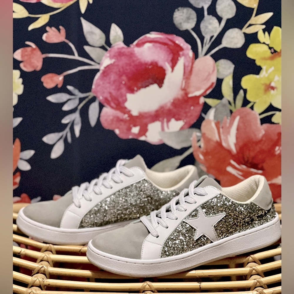 Pink Lily Glitter Star Shoes